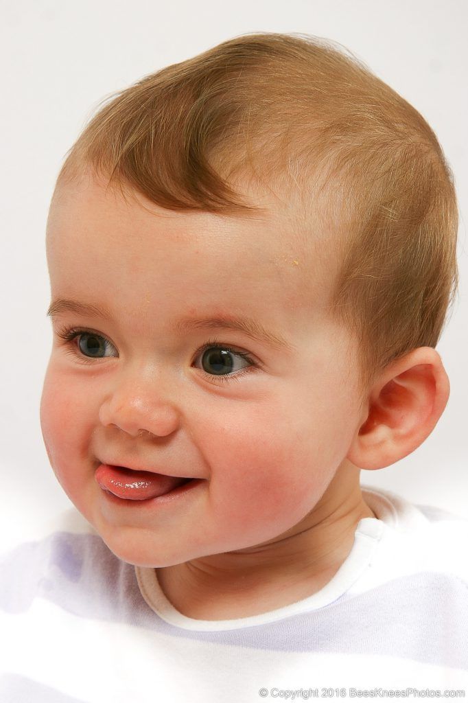 beautiful young girl in a family photoshoot